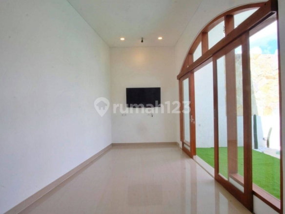 Spacious 3-Bedroom Villa with Private Pool Near Double Six Beach, Perfect for Relaxed Living